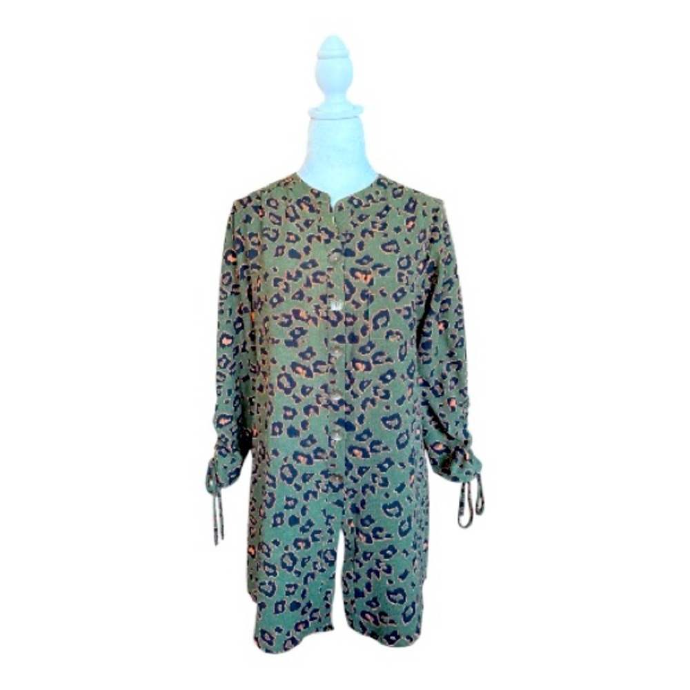 New Directions Green Leopard Print Blouse